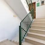 דירה Center D